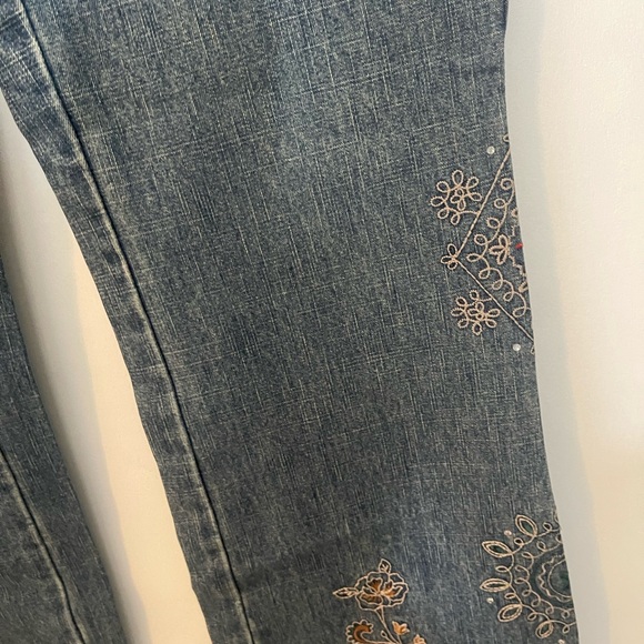 Faded Glory wide leg/bellbottom Jeans with embroidery - Picture 8 of 11